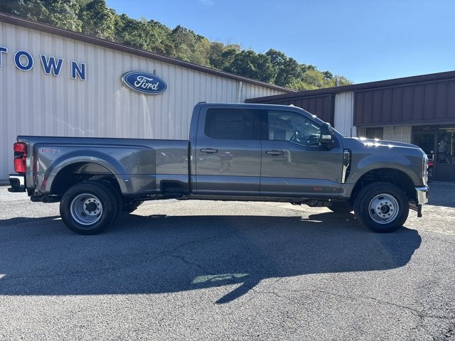 2027 Ford Super Duty F-350 DRW