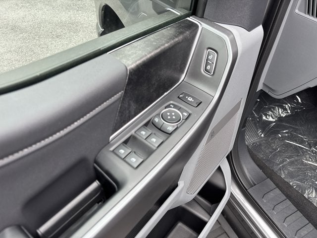 2027 Ford Super Duty F-350® XLT