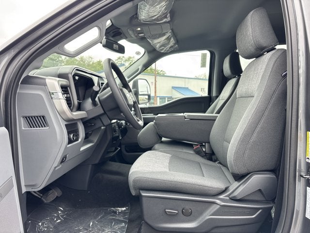2027 Ford Super Duty F-350® XLT