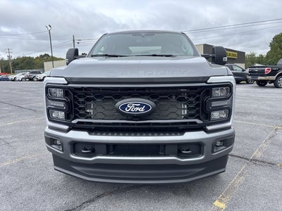 2027 Ford Super Duty F-350® XLT