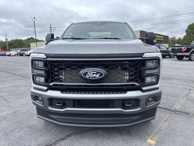 2027 Ford Super Duty F-350® XLT