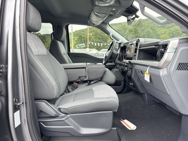2027 Ford Super Duty F-350® XLT