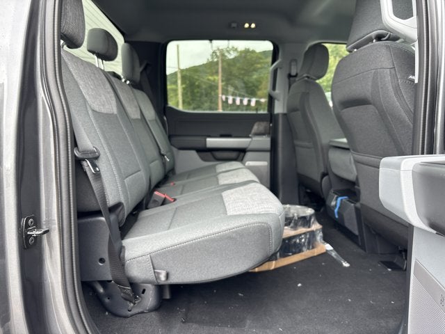2027 Ford Super Duty F-350® XLT