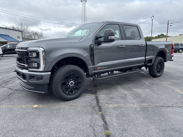 2027 Ford Super Duty F-350® XLT