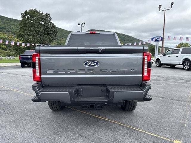 2027 Ford Super Duty F-350® XLT